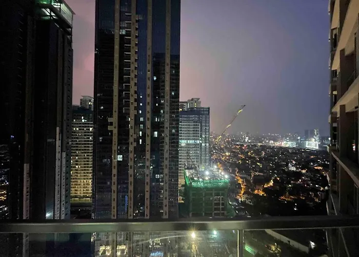 Apartment Lux 1br Uptown Parksuites Bgc 200mbps Smarttv