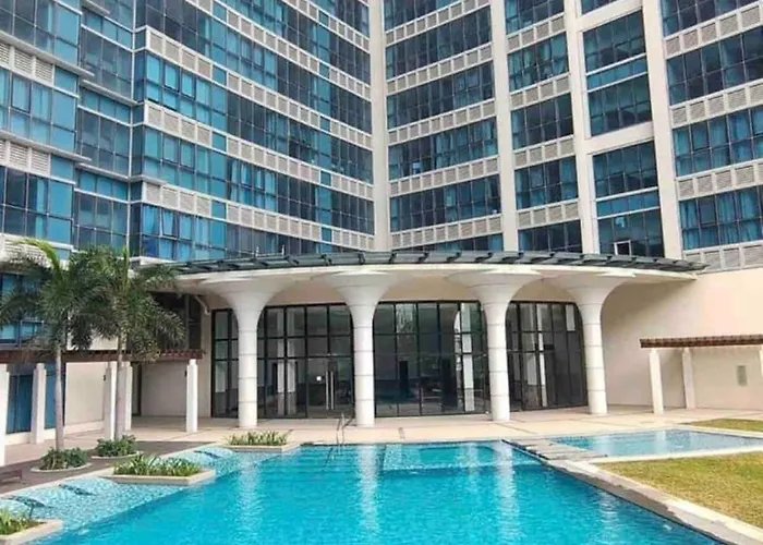 Apartment Lux 1br Uptown Parksuites Bgc 200mbps Smarttv Manila