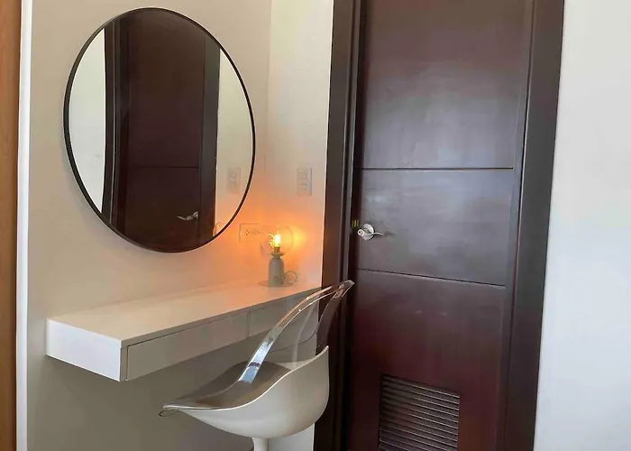 Apartment Lux 1br Uptown Parksuites Bgc 200mbps Smarttv