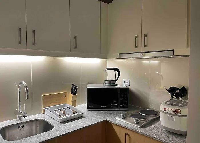 Apartment Lux 1br Uptown Parksuites Bgc 200mbps Smarttv *