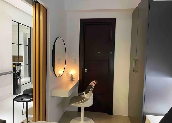 Lux 1br Uptown Parksuites Bgc 200mbps Smarttv Apartment Manila