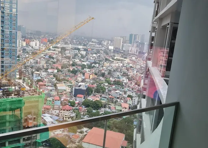 Apartment Lux 1br Uptown Parksuites Bgc 200mbps Smarttv Manila