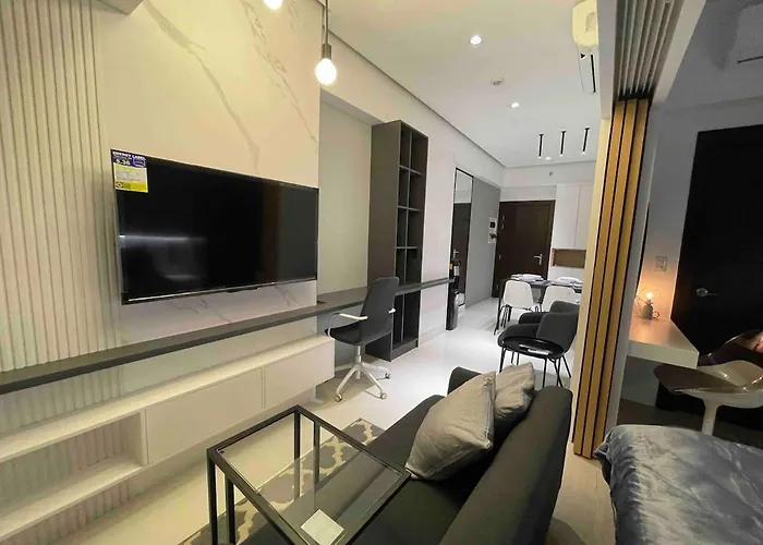 Lux 1br Uptown Parksuites Bgc 200mbps Smarttv Apartment