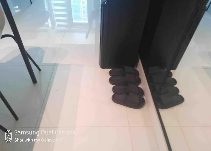 Apartment Lux 1br Uptown Parksuites Bgc 200mbps Smarttv